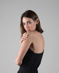 Vestido corto de punto canalé negro para mujer - Velora