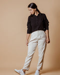 Pantalón wide leg de sastrería color beige para mujer - Velora